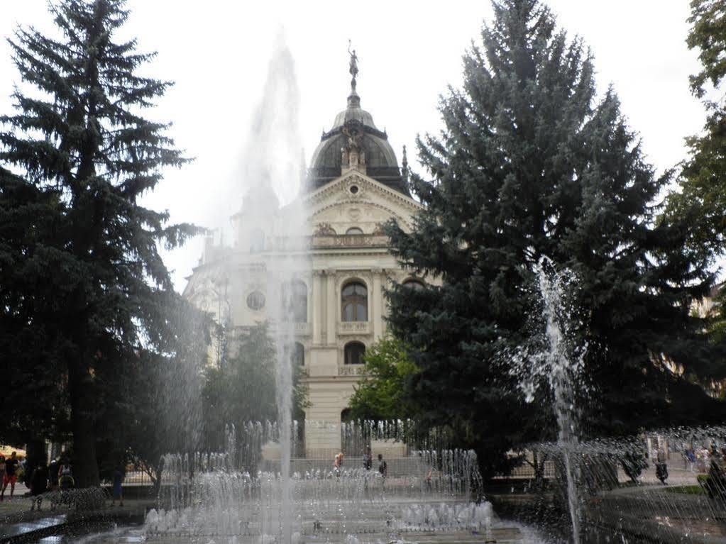 Hotel Gloria Palac Kosice Exterior photo